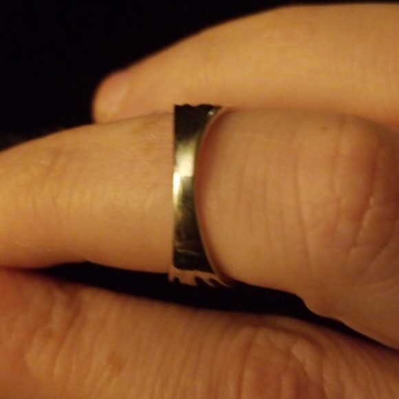 Ring - Picture 2 of 3